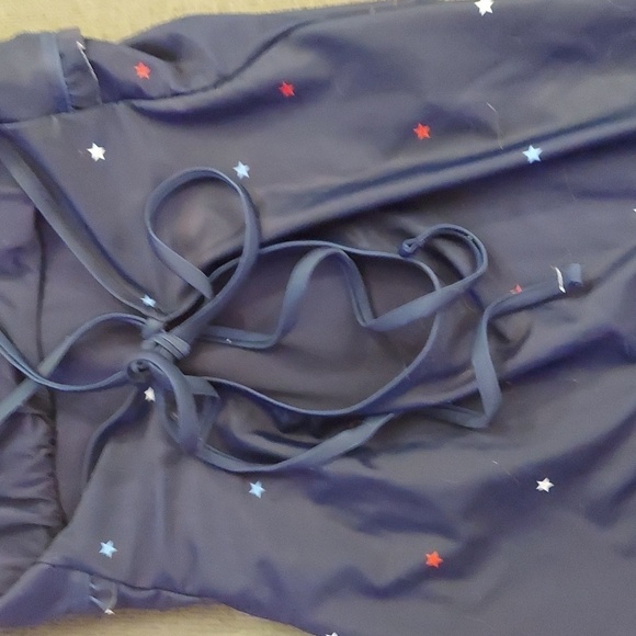 OLD NAVY One Piece V Neck Ruffle Trim Cutout One Piece Swimsuit in Navy - Picture 10 of 14